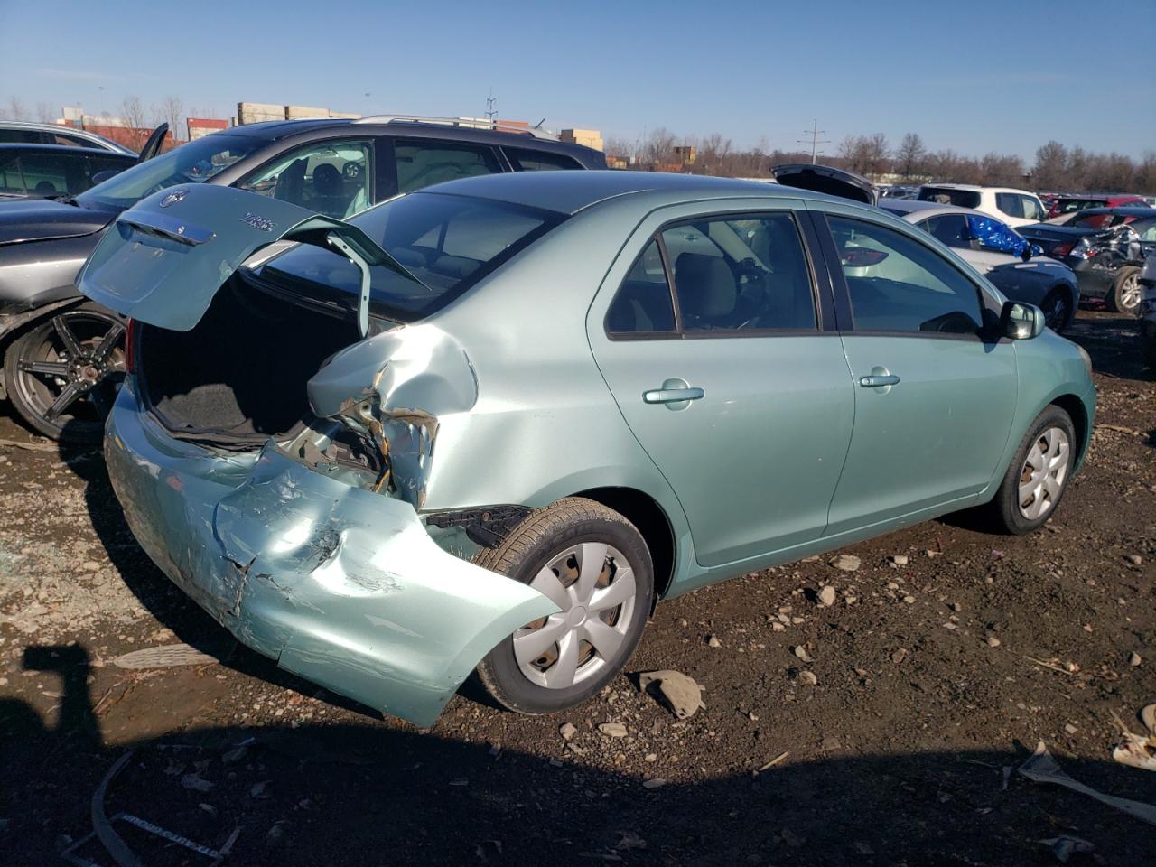 Obraz 3 z 2010 TOYOTA YARIS  2010 z VIN JTDBT4K37A1379556