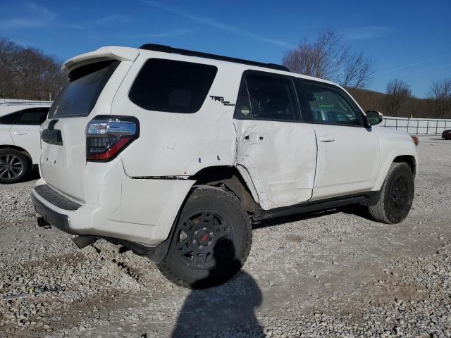 Изображение 3 2023 TOYOTA 4RUNNER SE 2023 с VIN JTERU5JR6P6175135