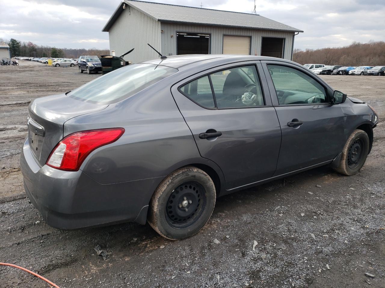 Obraz 3 z 2019 NISSAN VERSA S 2019 z VIN 3N1CN7APXKL810523
