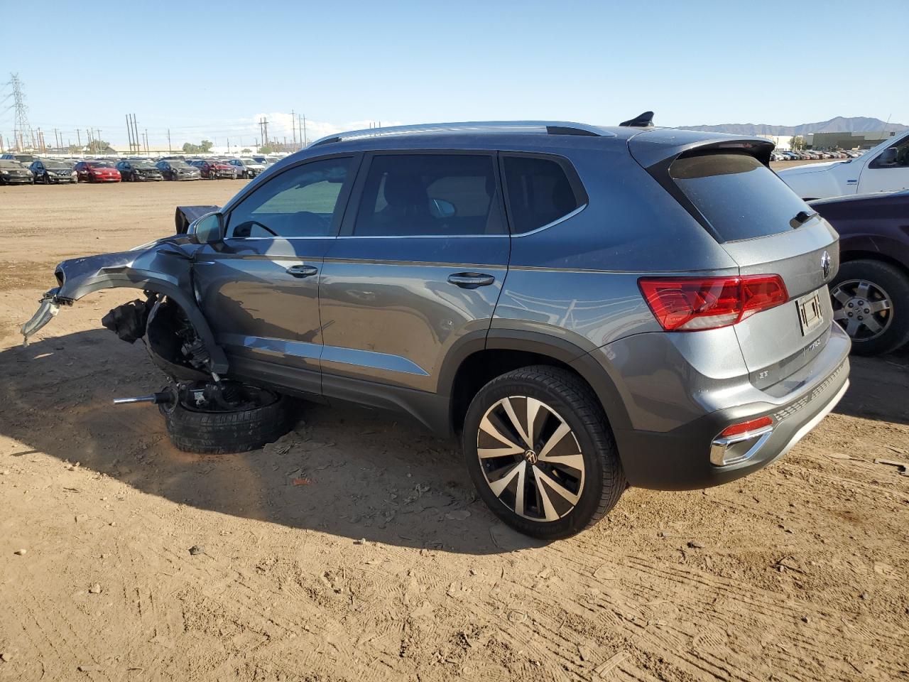 Image 2 of 2022 VOLKSWAGEN TAOS SE 2022 with VIN 3VVTX7B2XNM073186
