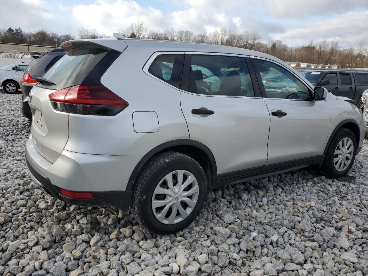 Obraz 3 z 2020 NISSAN ROGUE S 2020 z VIN 5N1AT2MT0LC814658