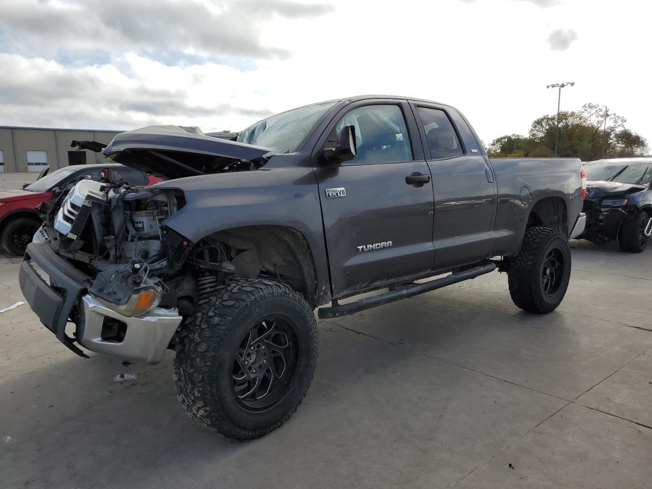Obraz 2017 TOYOTA TUNDRA DOUBLE CAB SR/SR5 2017