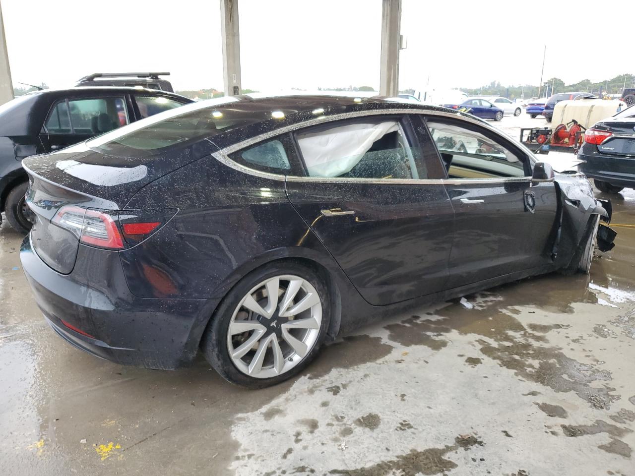 Obraz 3 z 2018 TESLA MODEL 3  2018 z VIN 5YJ3E1EA0JF071109