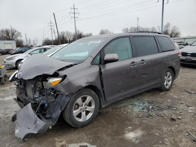 Изображение 2013 TOYOTA SIENNA LE 2013