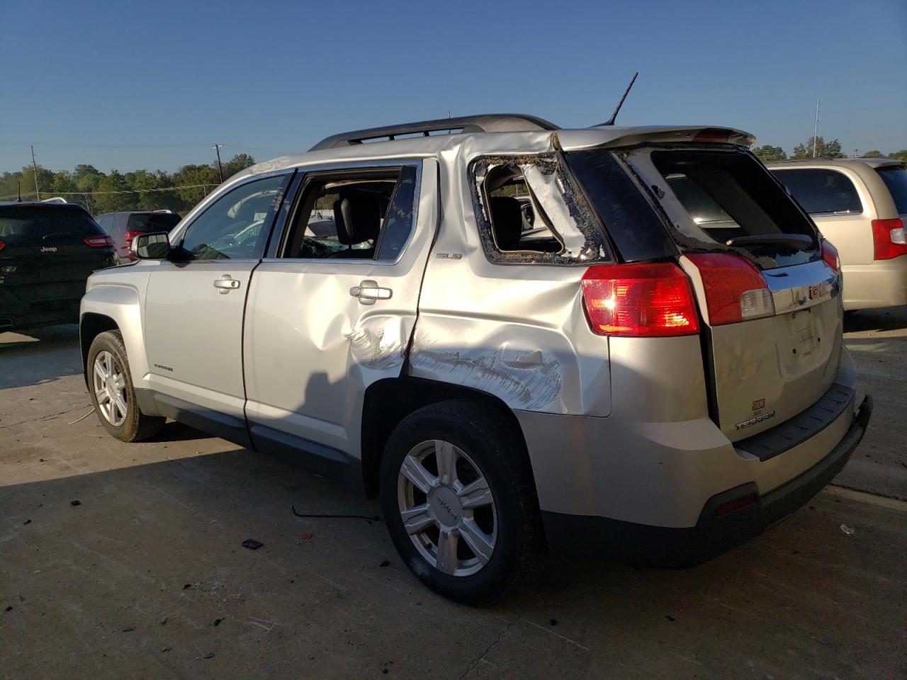Image 2 of 2014 GMC TERRAIN SLE 2014 with VIN 2GKALREK0E6249640