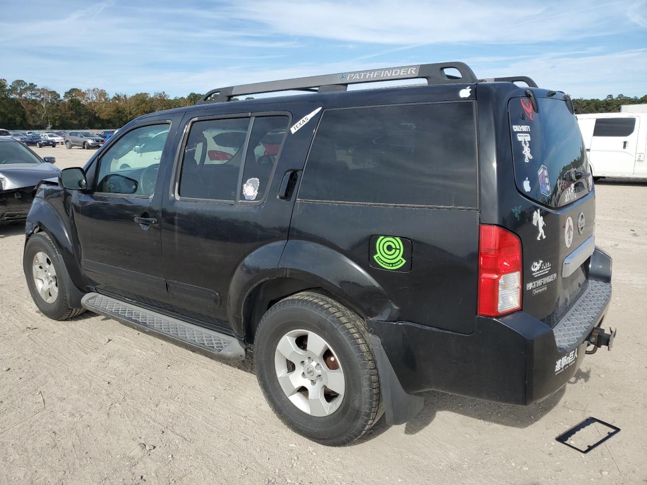 Image 2 of 2005 NISSAN PATHFINDER LE 2005 with VIN 5N1AR18U45C782960