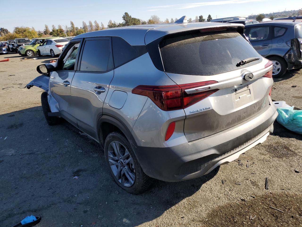 Obraz 2 z 2021 KIA SELTOS LX 2021 z VIN KNDEPCAA5M7105219