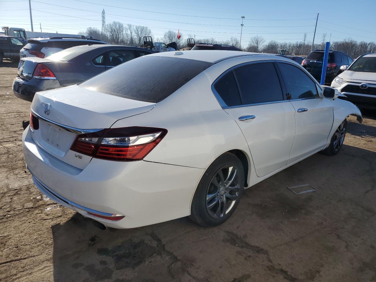 Изображение 3 2016 HONDA ACCORD EXL 2016 с VIN 1HGCR3F89GA018309