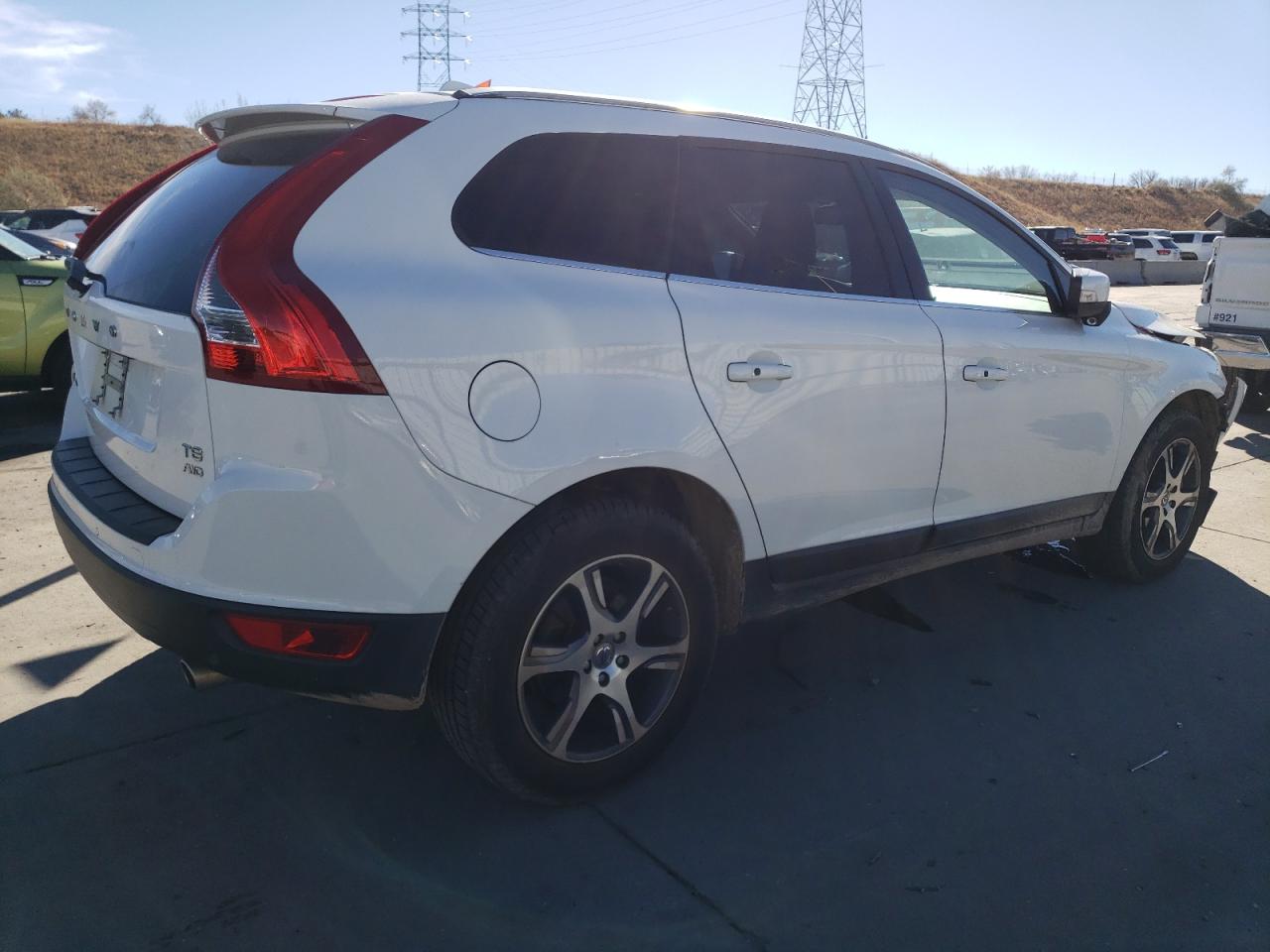 Image 3 of 2012 VOLVO XC60 T6 2012 with VIN YV4902DZ3C2289831