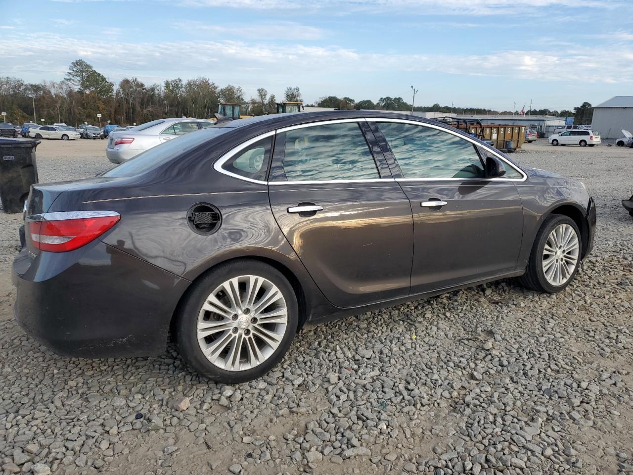 Image 3 of 2014 BUICK VERANO  2014 with VIN 1G4PP5SK7E4181440