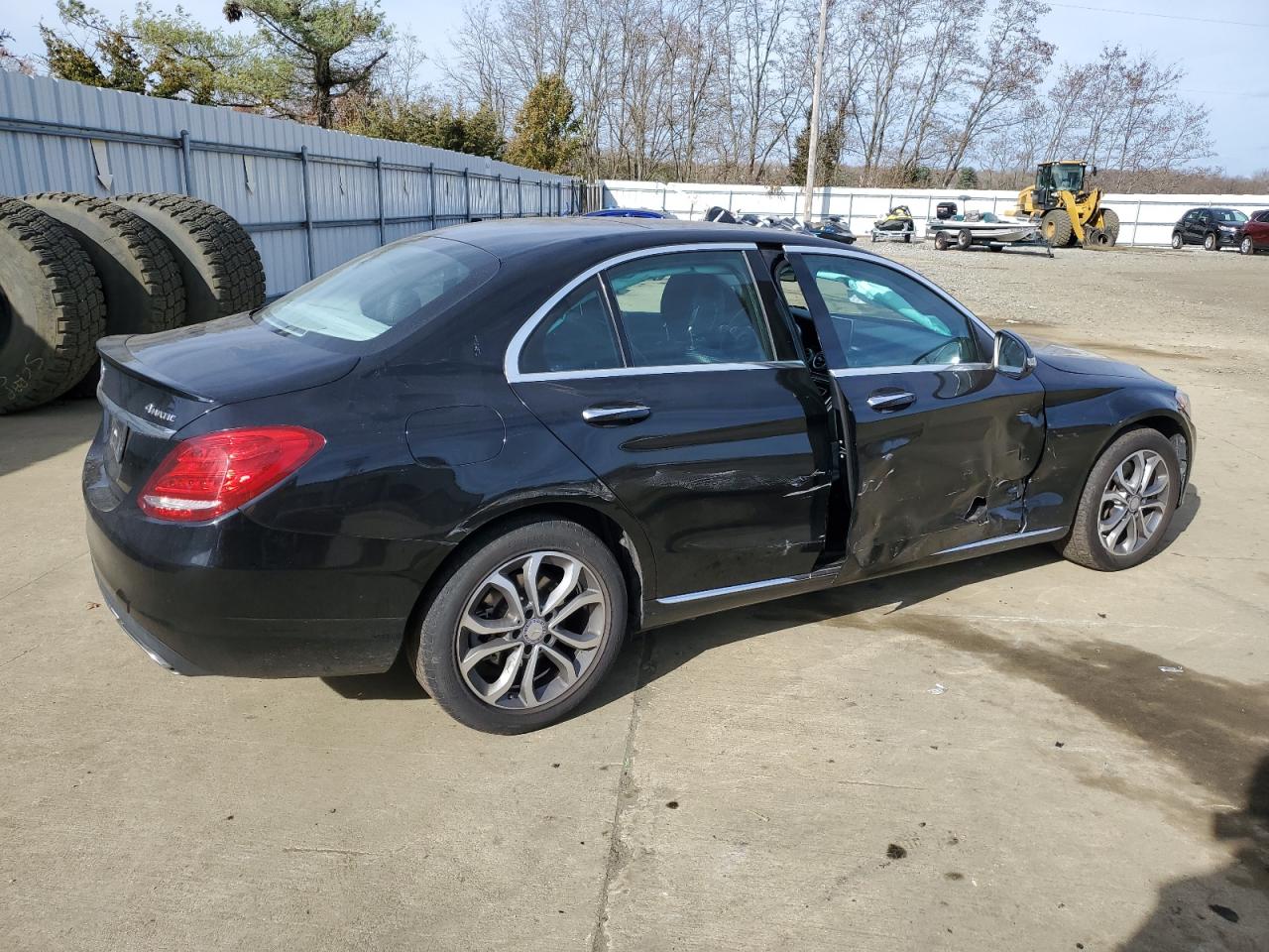 Obraz 3 z 2017 MERCEDES-BENZ C 300 4MATIC 2017 z VIN 55SWF4KB8HU208282