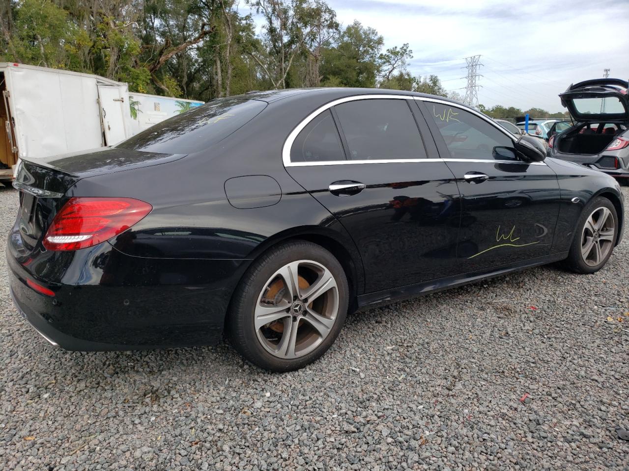 Obraz 3 z 2018 MERCEDES-BENZ E 300 4MATIC 2018 z VIN WDDZF4KB5JA429521