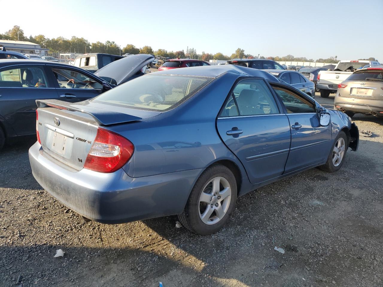Obraz 3 z 2003 TOYOTA CAMRY LE 2003 z VIN 4T1BF32K63U543157