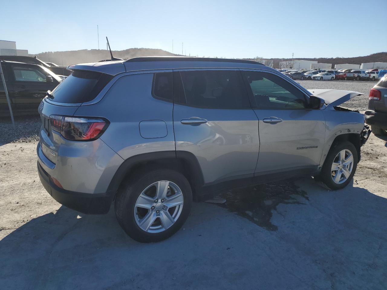 Obraz 3 z 2022 JEEP COMPASS LATITUDE 2022 z VIN 3C4NJDBB1NT125382