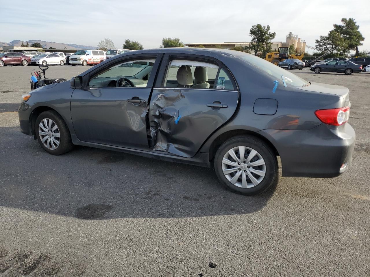Image 2 of 2013 TOYOTA COROLLA BASE 2013 with VIN 2T1BU4EE2DC919633
