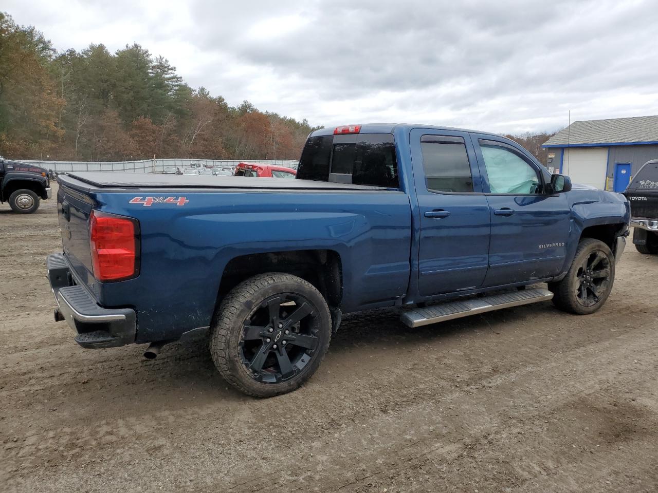 Obraz 3 z 2016 CHEVROLET SILVERADO K1500 LT 2016 z VIN 1GCVKREC3GZ369836
