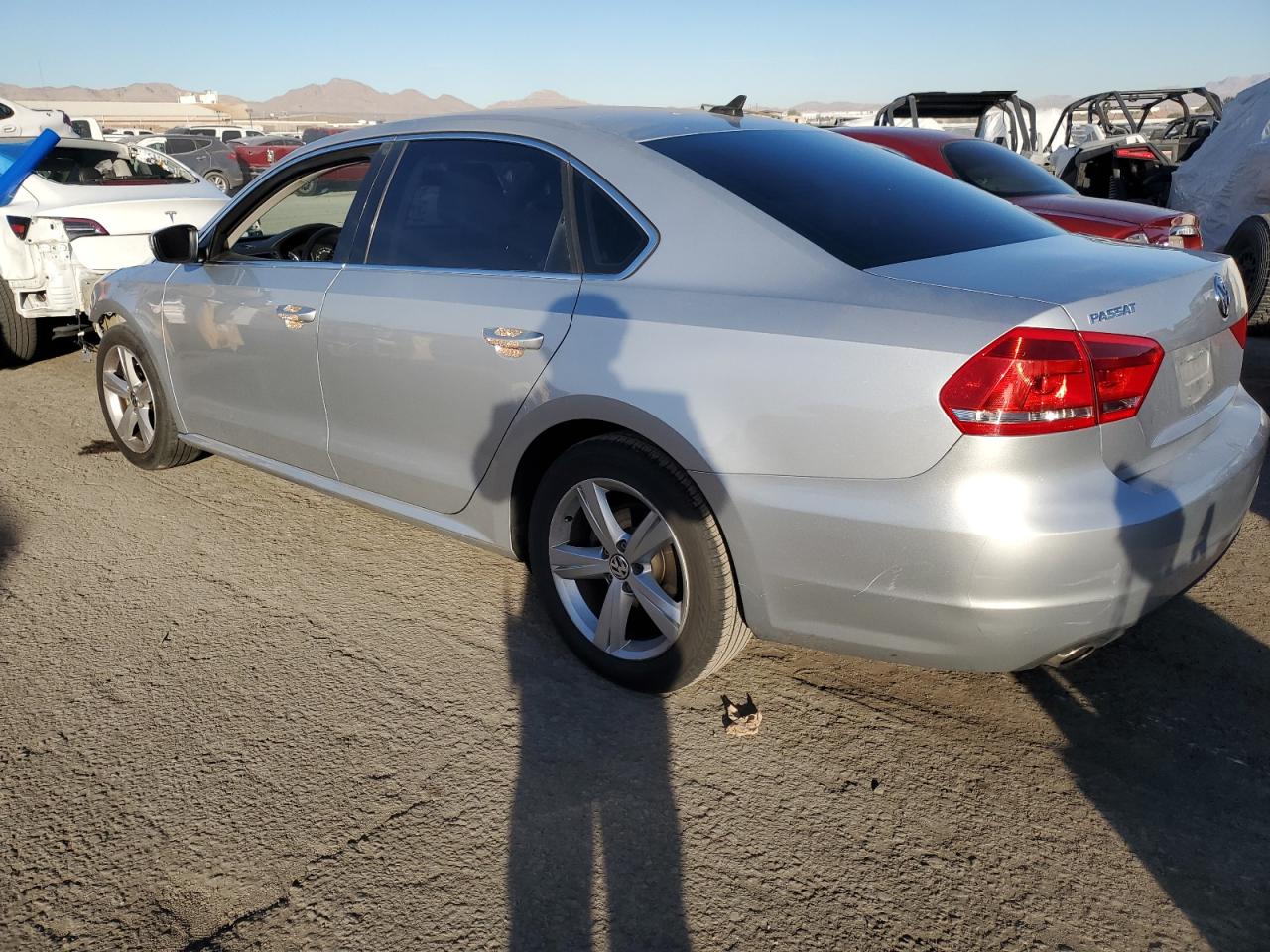 Изображение 2 2014 VOLKSWAGEN PASSAT SE 2014 с VIN 1VWBP7A32EC014460