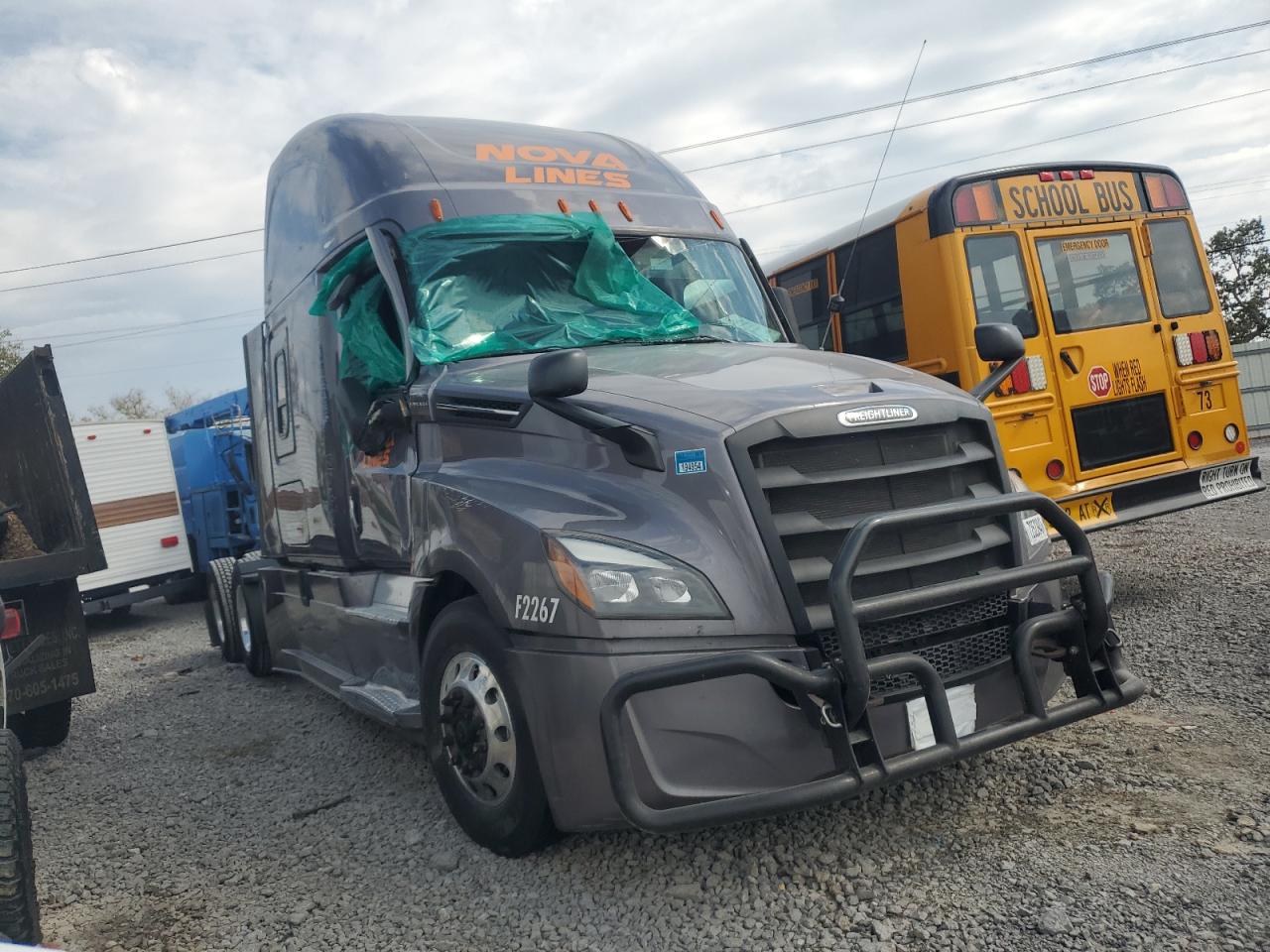 2022 FREIGHTLINER CASCADIA 126  2022 image