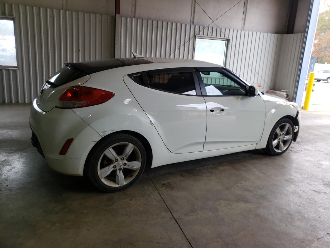Image 3 of 2013 HYUNDAI VELOSTER 2013 with VIN KMHTC6AD0DU116429