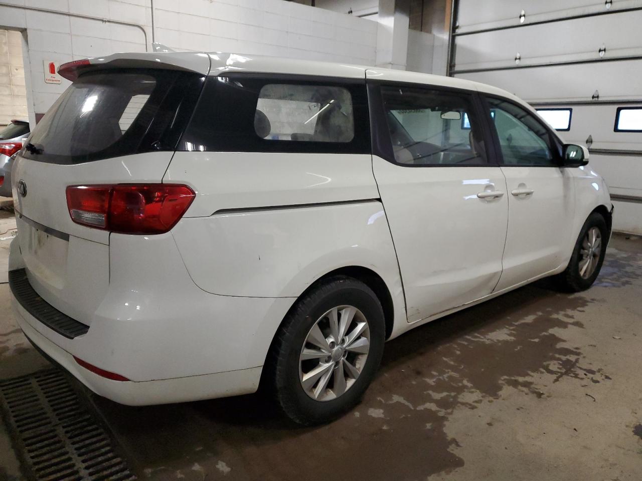 Image 3 of 2017 KIA SEDONA L 2017 with VIN KNDMA5C16H6257706