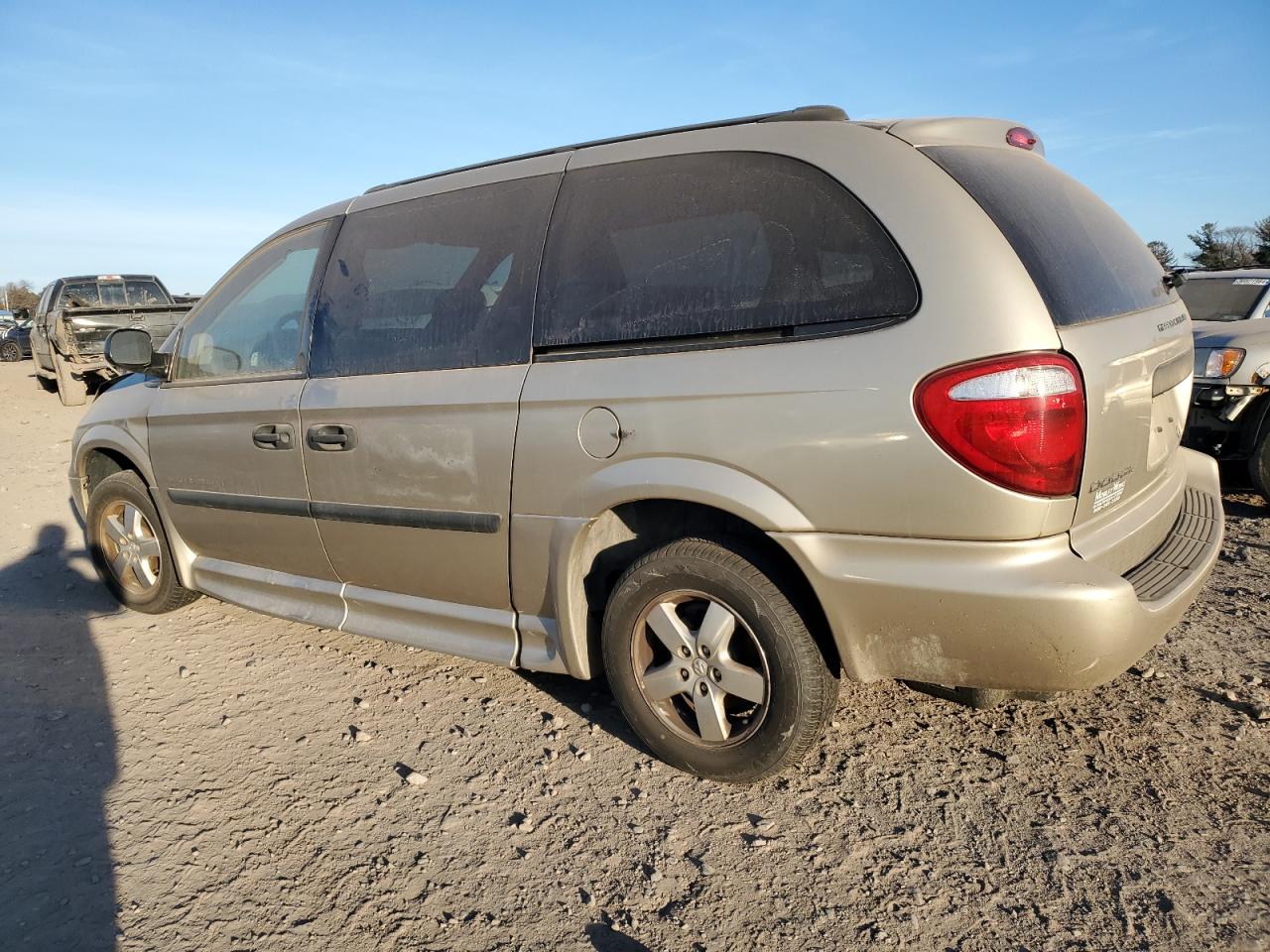 Image 2 of 2006 DODGE GRAND CARAVAN SE 2006 with VIN 1D4GP24R46B555323