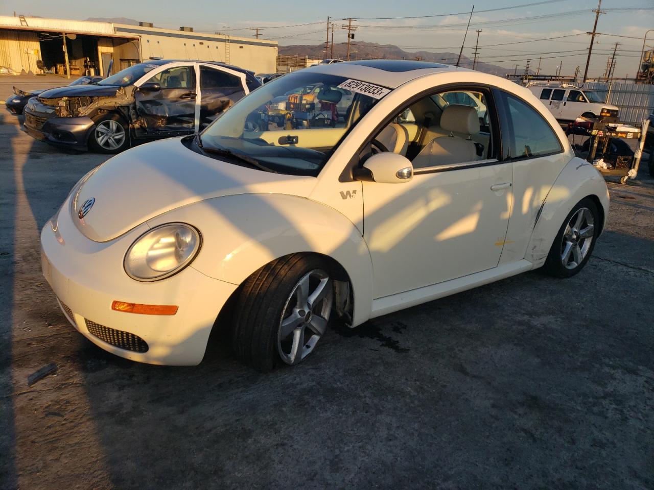 Obraz 2008 VOLKSWAGEN NEW BEETLE TRIPLE WHITE 2008