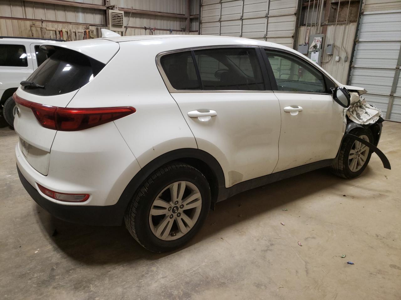 Obraz 3 z 2017 KIA SPORTAGE LX 2017 z VIN KNDPM3AC8H7233494
