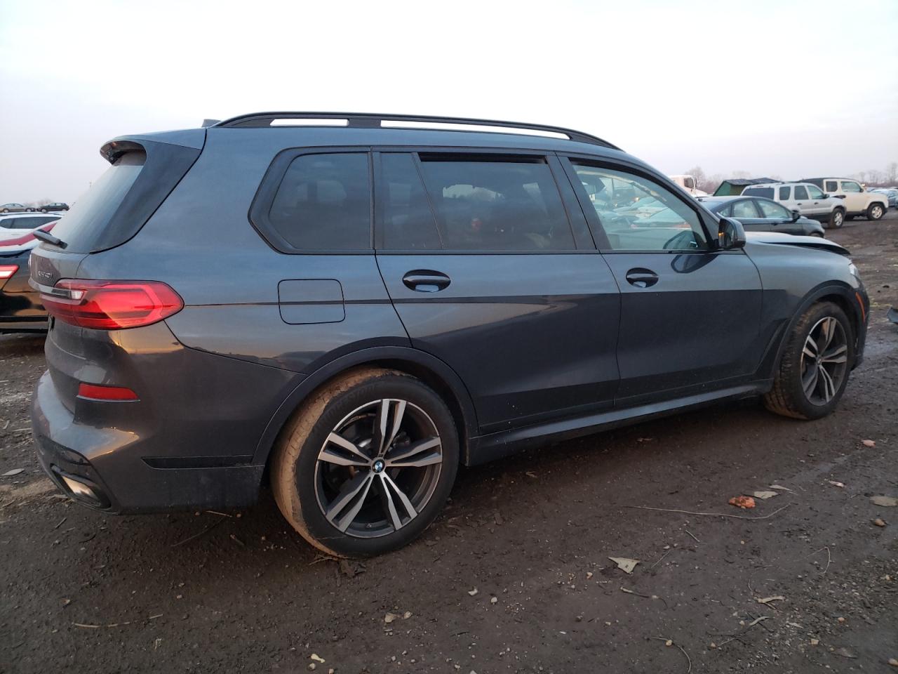 Obraz 3 z 2022 BMW X7 XDRIVE40I 2022 z VIN 5UXCW2C07N9L38824
