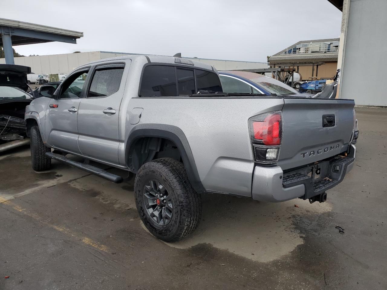 Image 2 of 2016 TOYOTA TACOMA DOUBLE CAB 2016 with VIN 3TMAZ5CN2GM003343