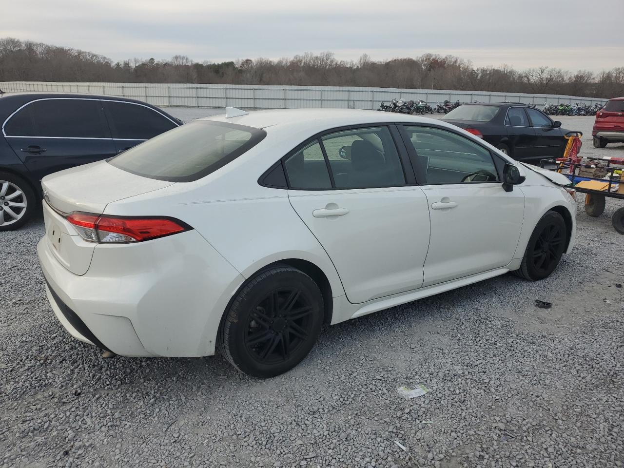 Obraz 3 z 2020 TOYOTA COROLLA LE 2020 z VIN JTDEPRAE9LJ059109