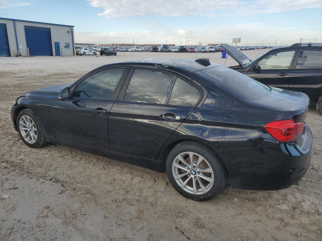 Изображение 2 2018 BMW 320 I 2018 с VIN WBA8A9C58JAH13431