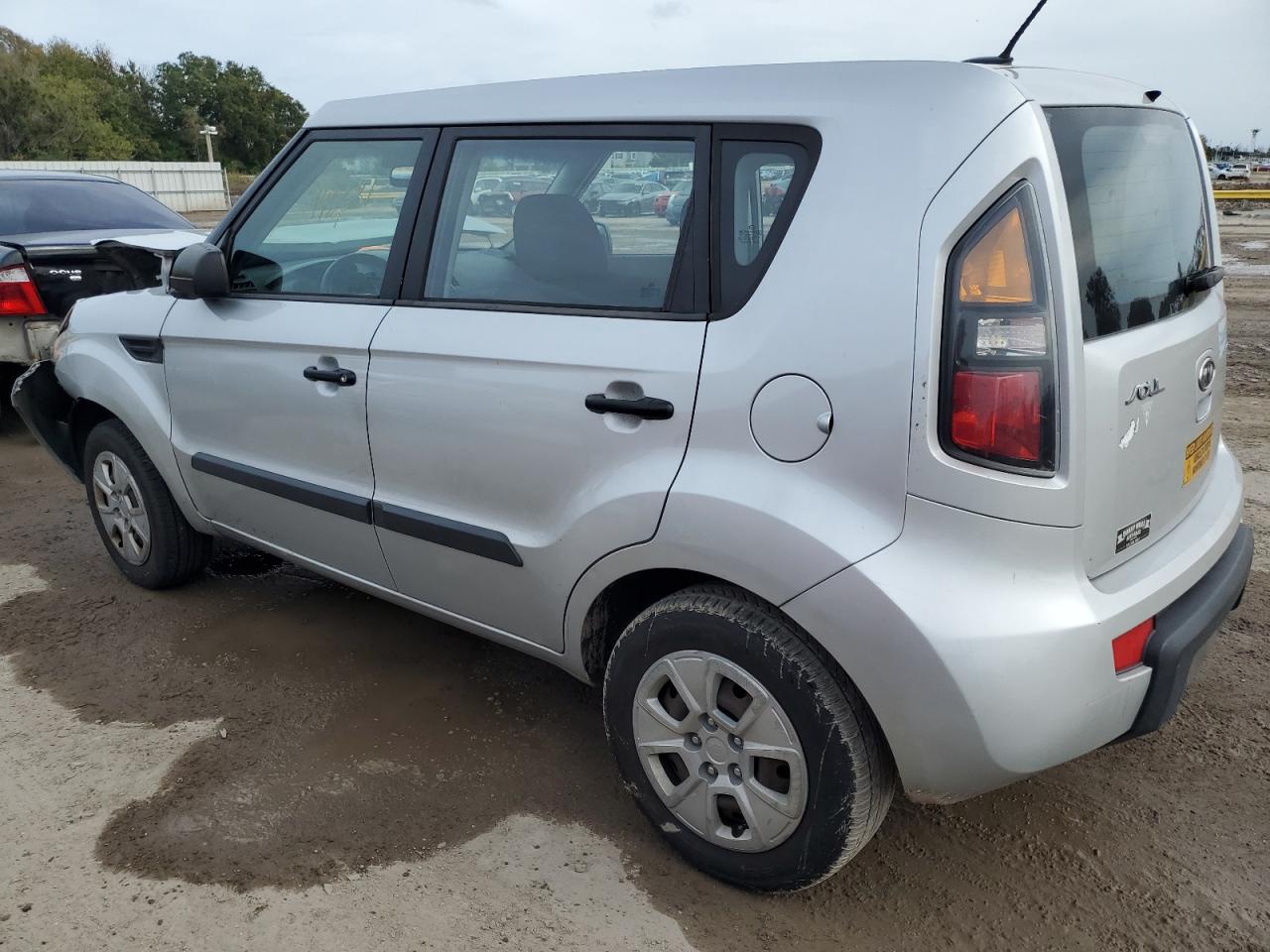 Image 2 of 2011 KIA SOUL  2011 with VIN KNDJT2A17B7717715