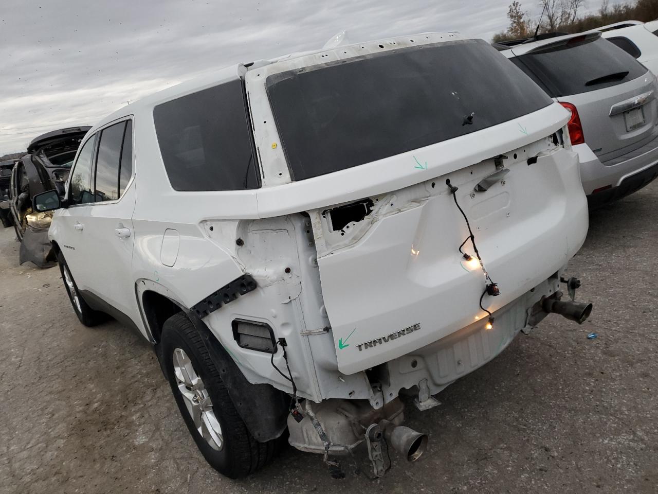 Obraz 2 z 2021 CHEVROLET TRAVERSE LS 2021 z VIN 1GNERFKW1MJ265274