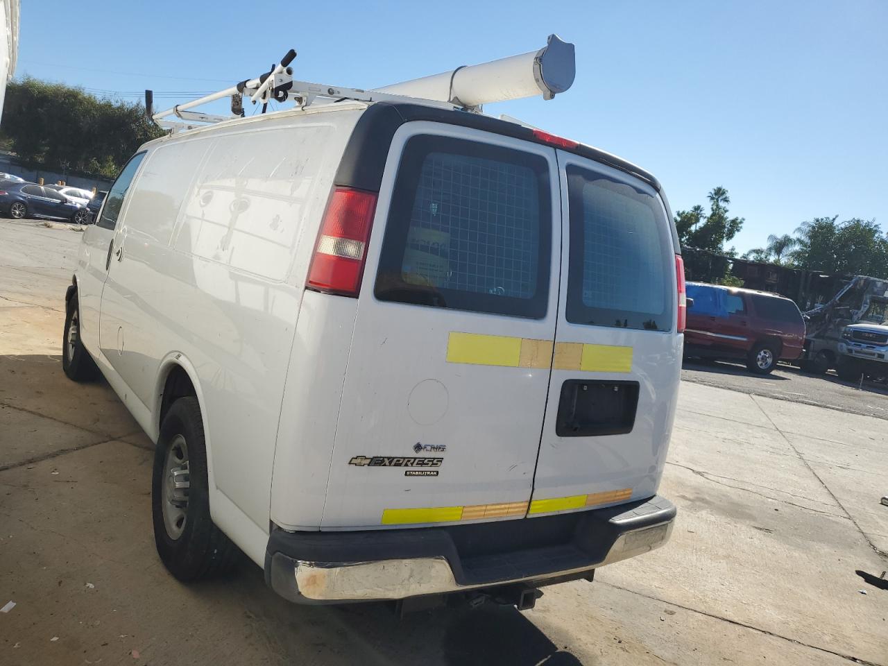Image 2 of 2014 CHEVROLET EXPRESS G2500  2014 with VIN 1GCWGFCB6E1135992