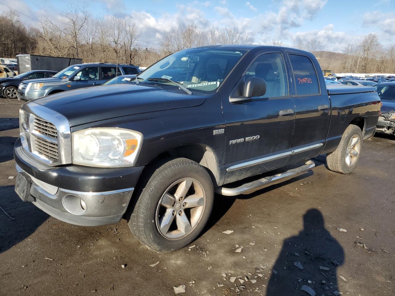 Image 1 of 2007 DODGE RAM 1500 ST 2007 with VIN 1D7HU182X7S235609