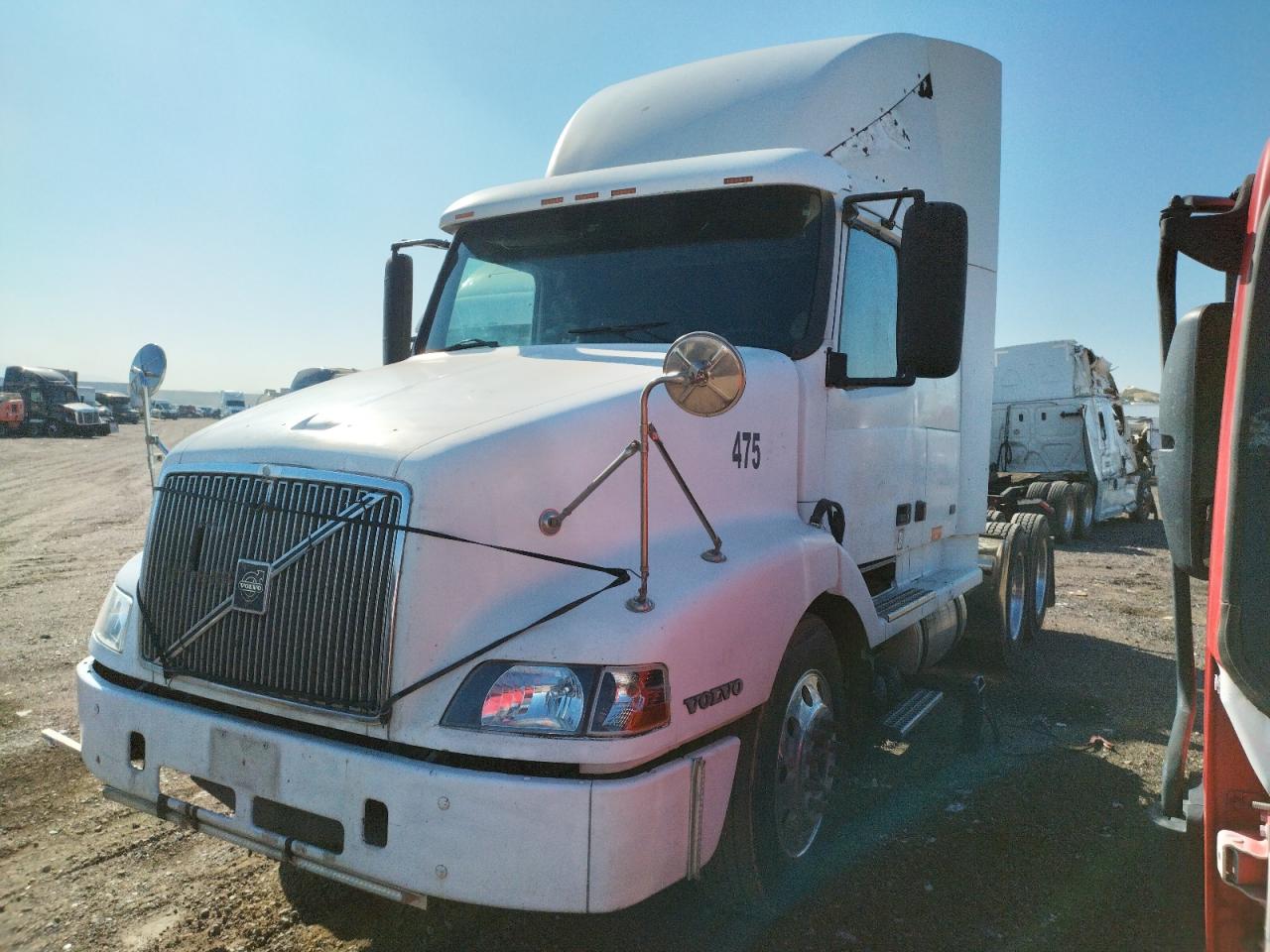 Image 2 of 1998 VOLVO VN  1998 with VIN 4VG7DARH6WN753004