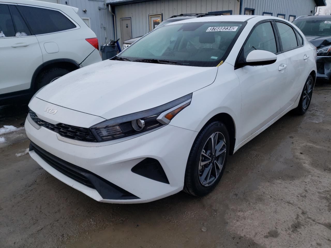 Obraz 1 z 2023 KIA FORTE LX 2023 z VIN 3KPF24AD8PE585702