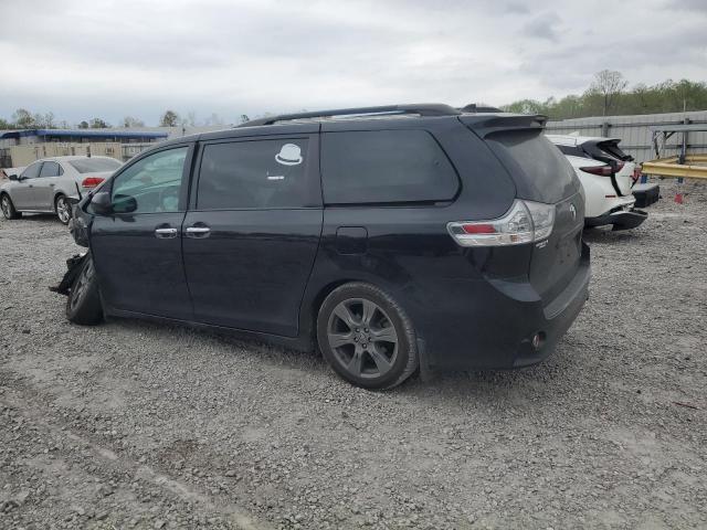 Image 2 of 2018 TOYOTA SIENNA SE 2018 with VIN 5TDXZ3DC3JS907799