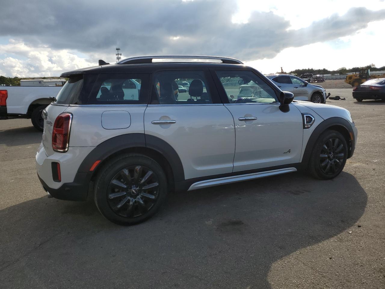 Obraz 3 z 2023 MINI COOPER S COUNTRYMAN ALL4 2023 z VIN WMZ83BR08P3P52059