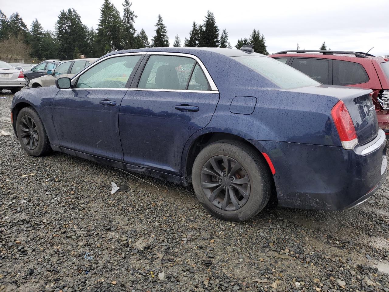Изображение 2 2015 CHRYSLER 300 LIMITED 2015 с VIN 2C3CCAAG2FH899345