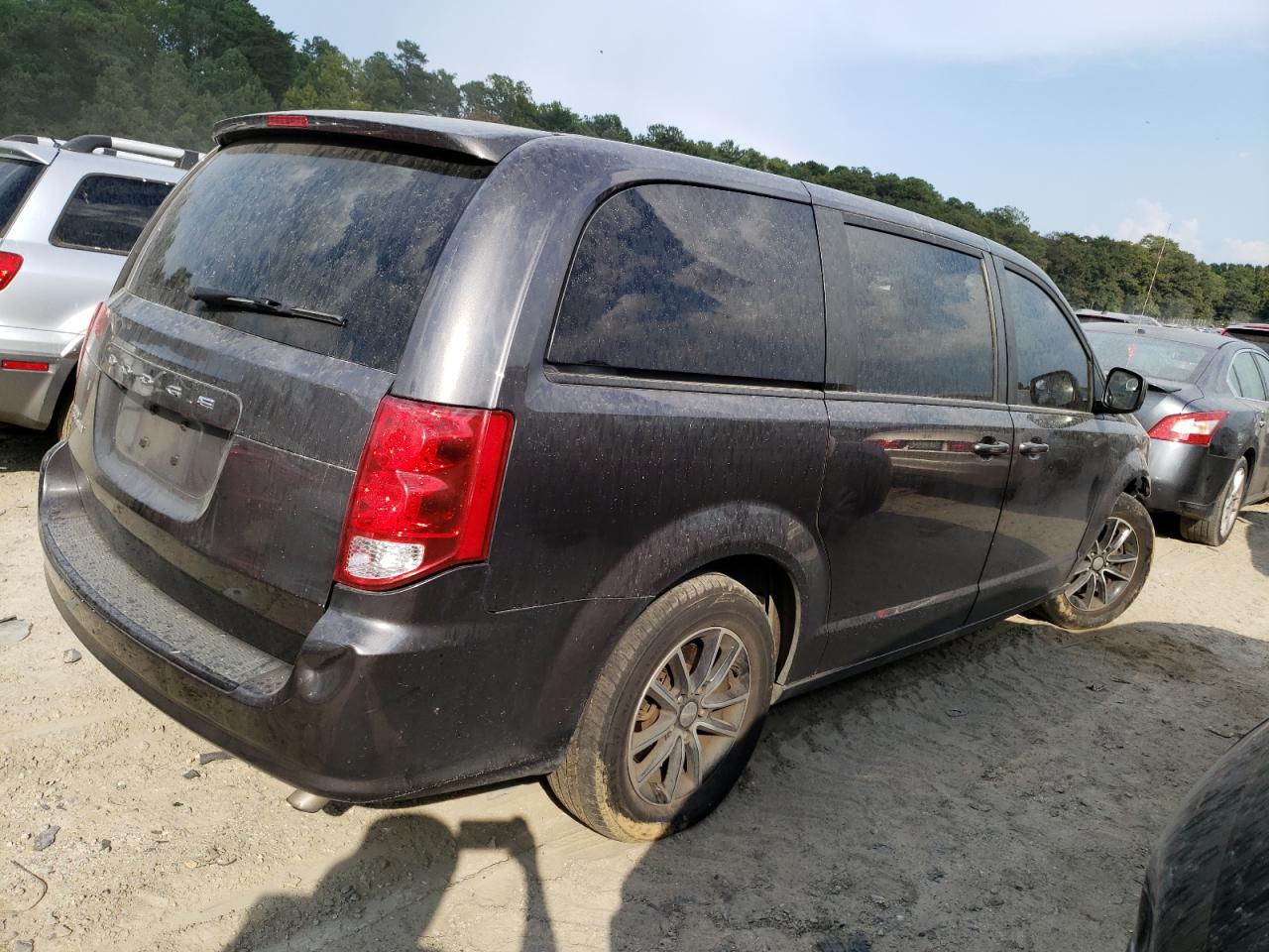Image 3 of 2018 DODGE GRAND CARAVAN SXT 2018 with VIN 2C4RDGCG7JR136713