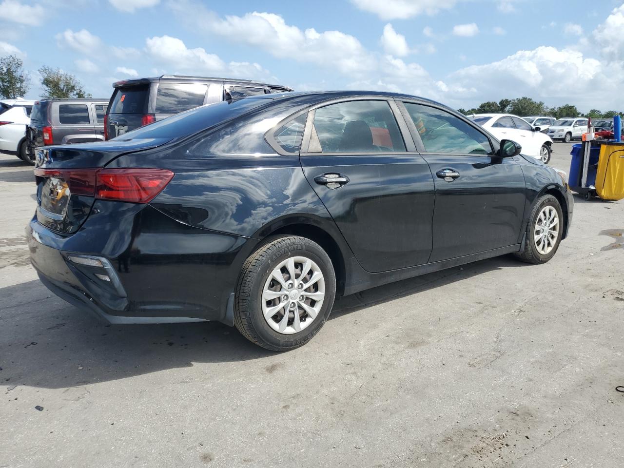 Image 3 of 2020 KIA FORTE FE 2020 with VIN 3KPF24AD3LE142545