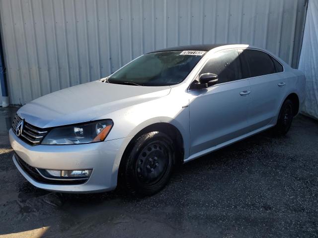 Image 1 of 2015 VOLKSWAGEN PASSAT SE 2015 with VIN 1VWBS7A35FC076662