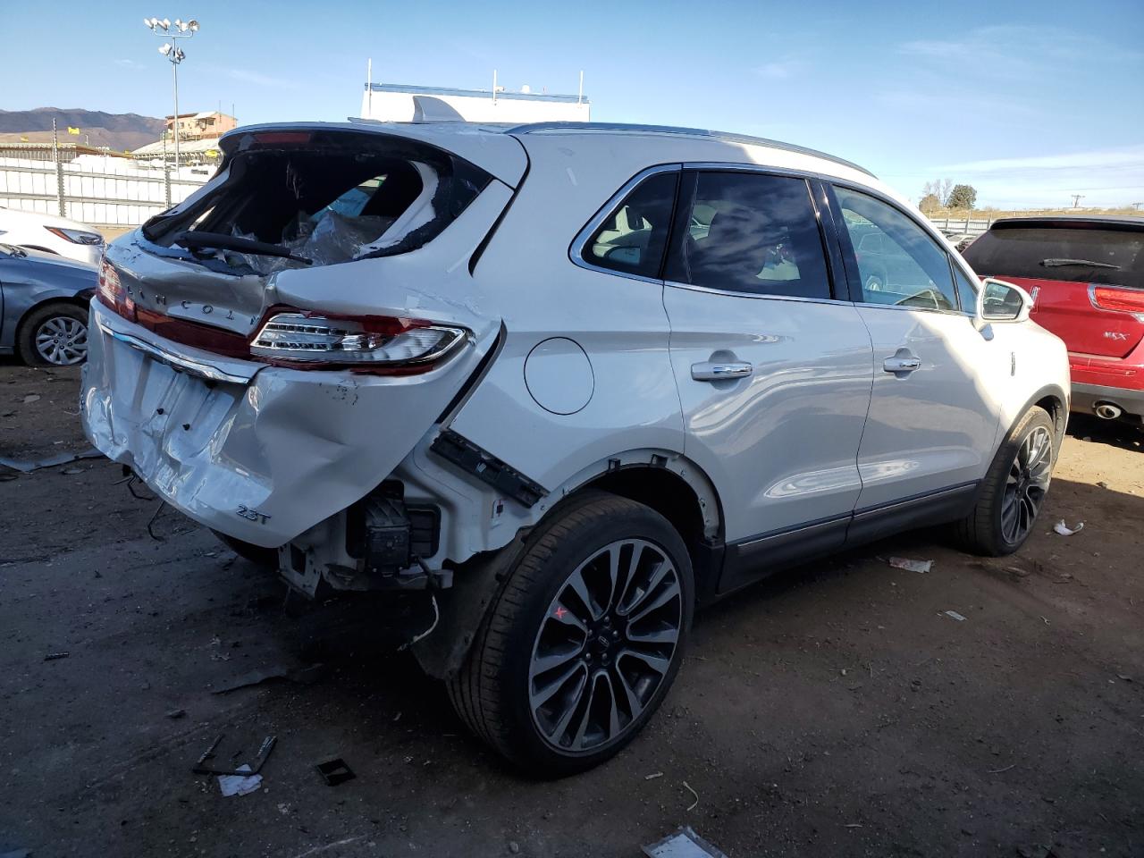 Obraz 3 z 2019 LINCOLN MKC RESERVE 2019 z VIN 5LMTJ3DH9KUL32499