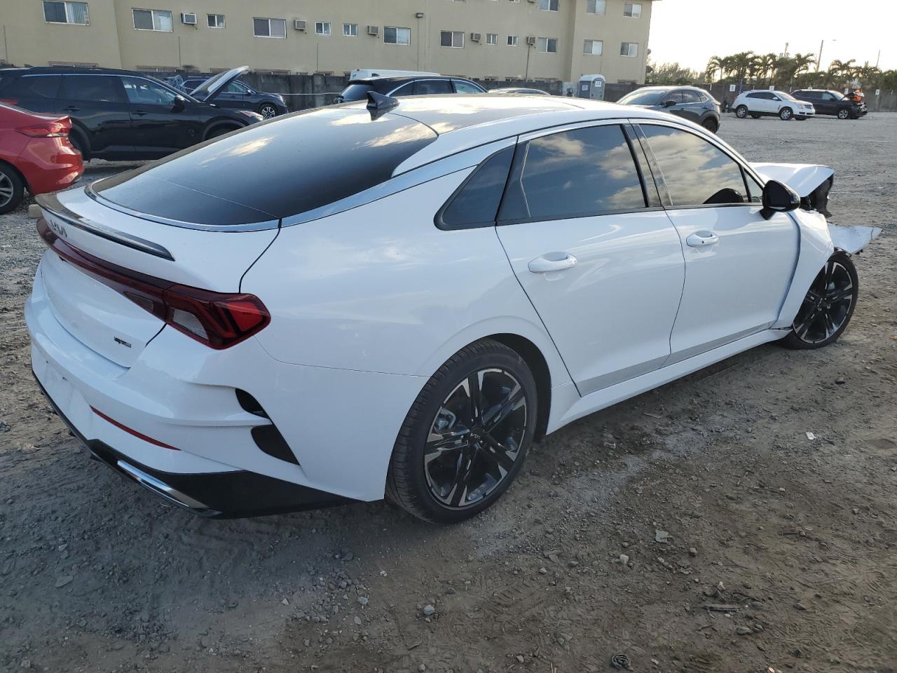 Изображение 3 2023 KIA K5 GT LINE 2023 с VIN 5XXG64J21PG224780
