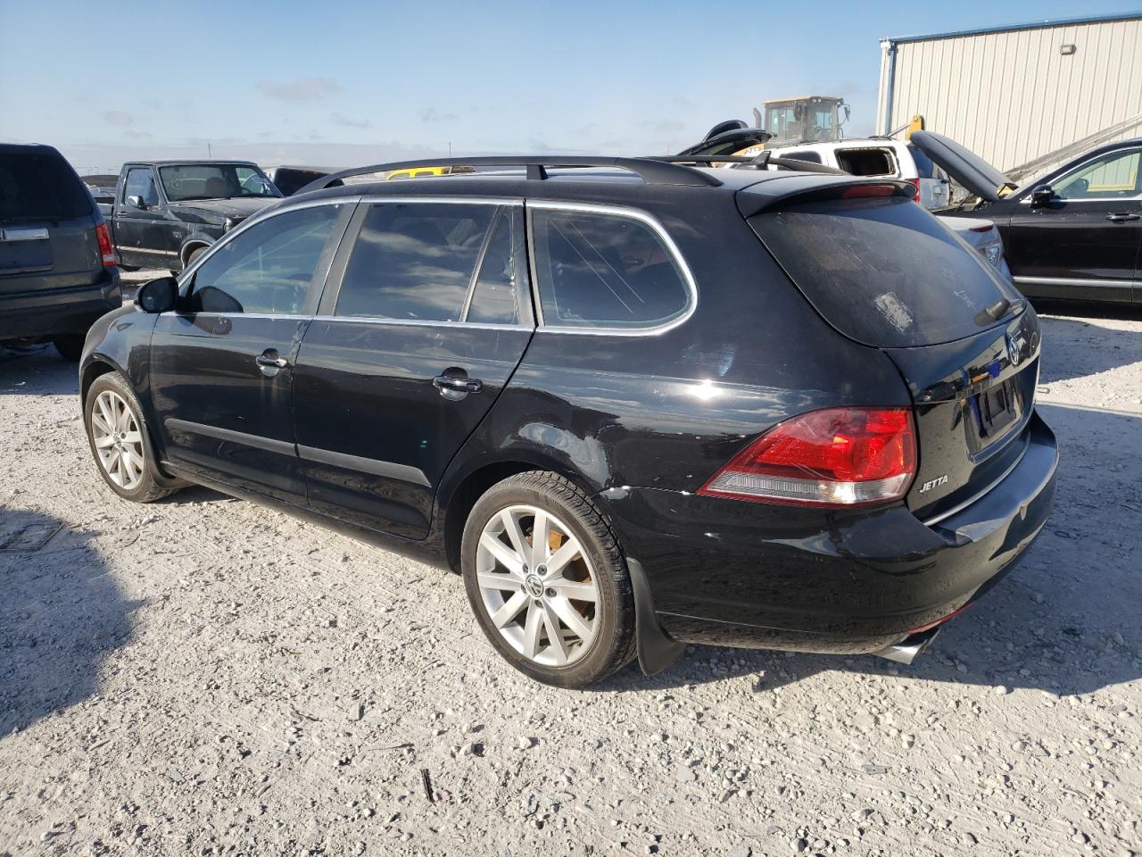 Image 2 of 2014 VOLKSWAGEN JETTA TDI 2014 with VIN 3VWPL7AJ9EM623043
