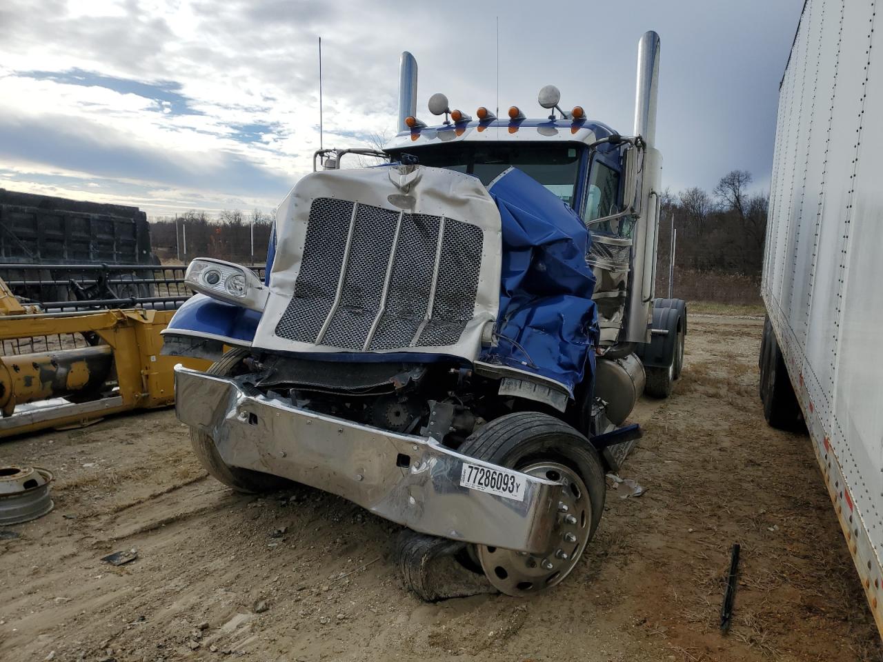 Image 2 of 2019 PETERBILT 389  2019 with VIN 1XPXD49X1KD631098