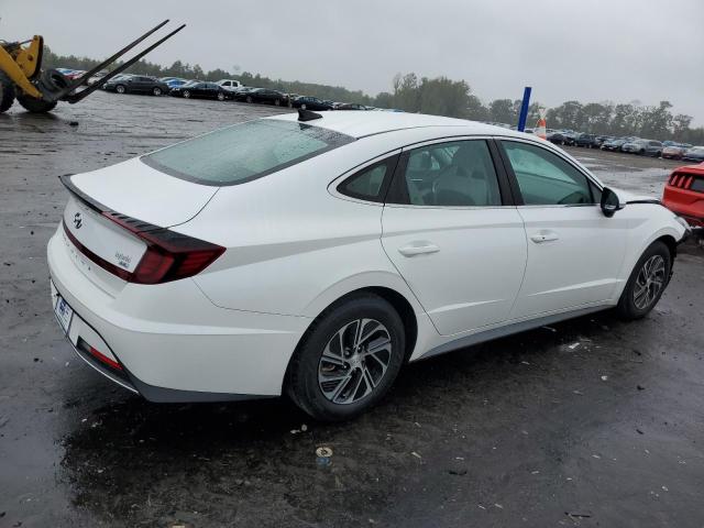 Image 3 of 2021 HYUNDAI SONATA HYBRID 2021 with VIN KMHL24JJ2MA031462