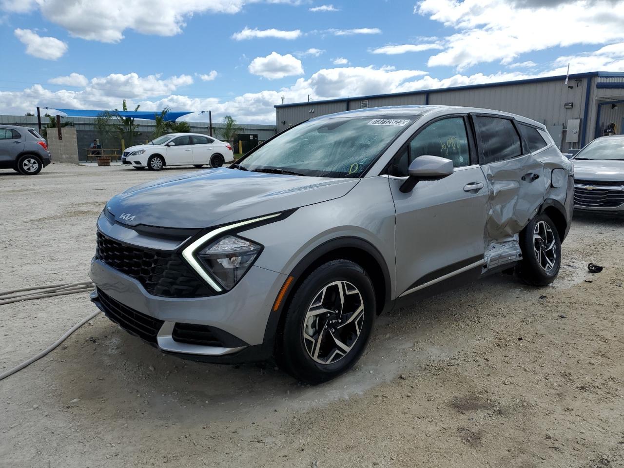 Изображение 1 2023 KIA SPORTAGE LX 2023 с VIN KNDPU3AF1P7145718
