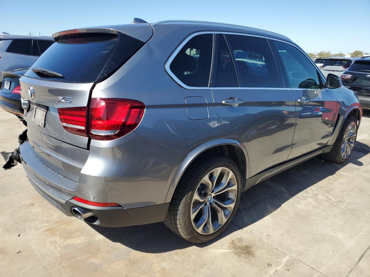 Изображение 3 2017 BMW X5 SDRIVE35I 2017 с VIN 5UXKR2C31H0W43130